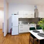 One Bedroom Sunny Tallinn Street With Parking * 里加
