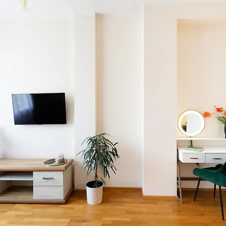 One Bedroom Sunny Tallinn Street With Parking Apartment Riga