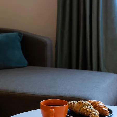One Bedroom Sunny Tallinn Street With Parking Апартаменты