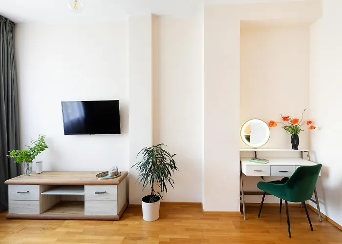 One Bedroom Sunny Tallinn Street With Parking Dzīvoklis Riga