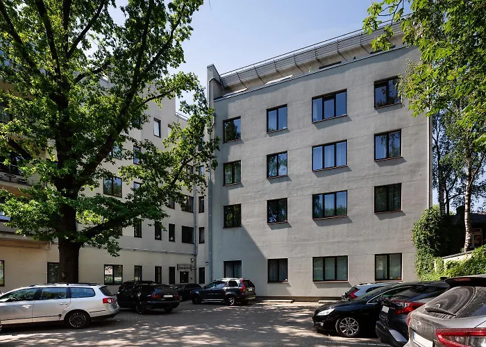 One Bedroom Sunny Tallinn Street With Parking