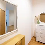 Daire One Bedroom Sunny Tallinn Street With Parking Riga
