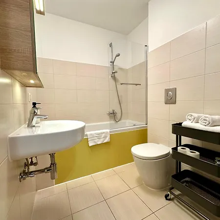 One Bedroom Sunny Tallinn Street With Parking * Riga